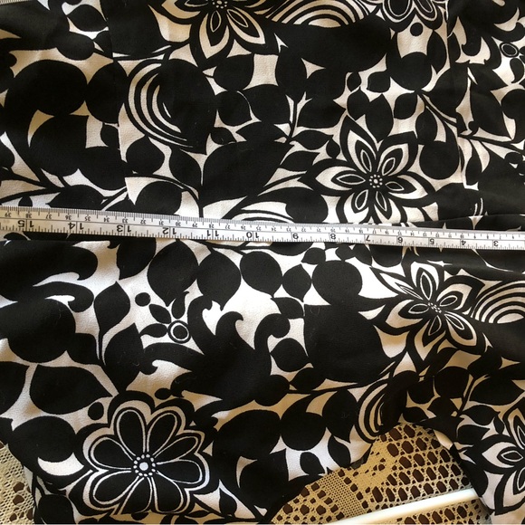 Massy Black and white dress - Picture 5 of 6